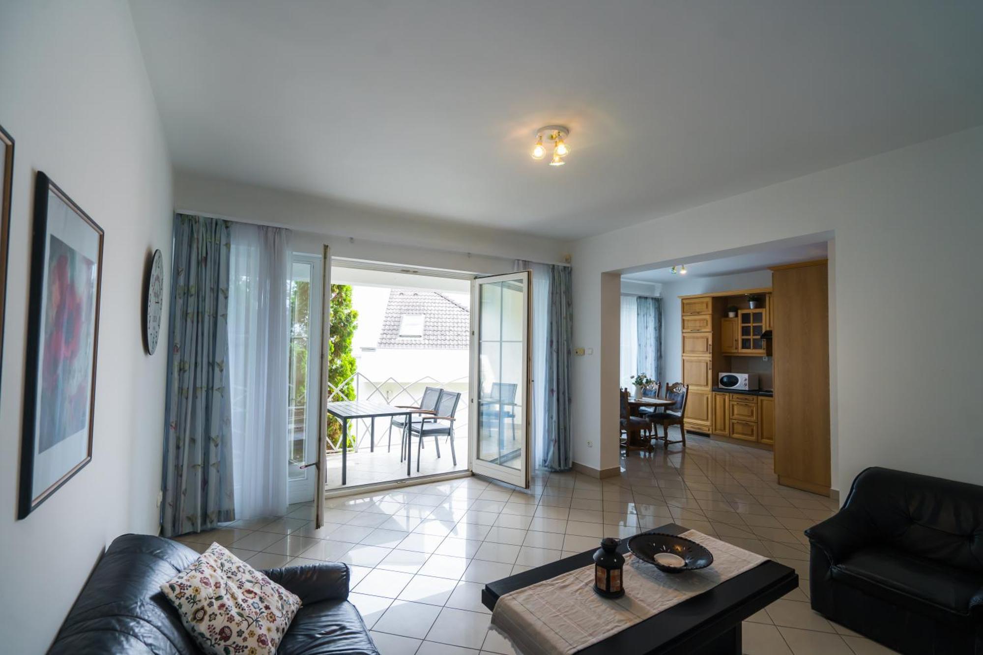 Gyorfi Apartmanhaz Zamárdi Exteriör bild
