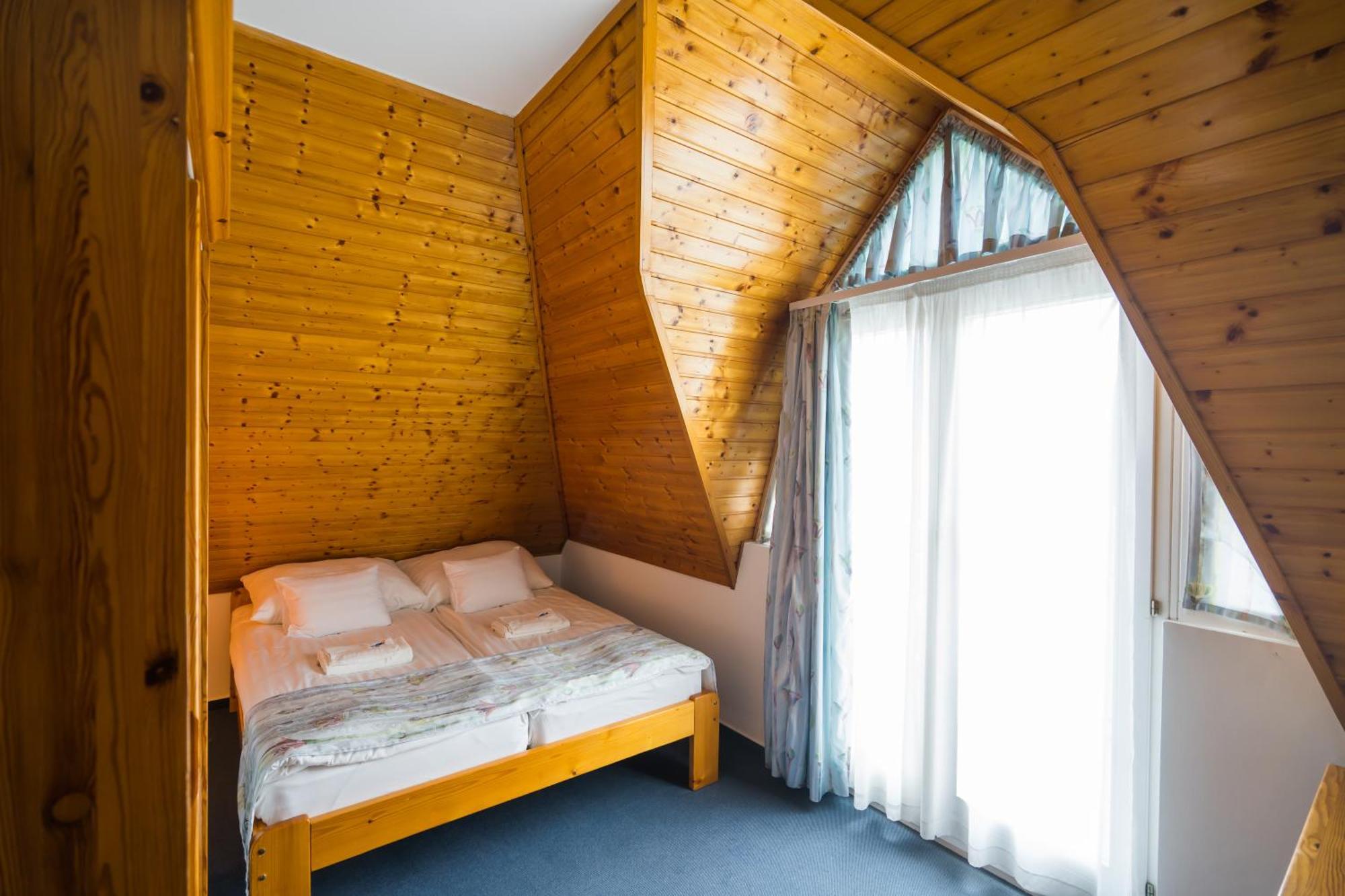 Gyorfi Apartmanhaz Zamárdi Exteriör bild