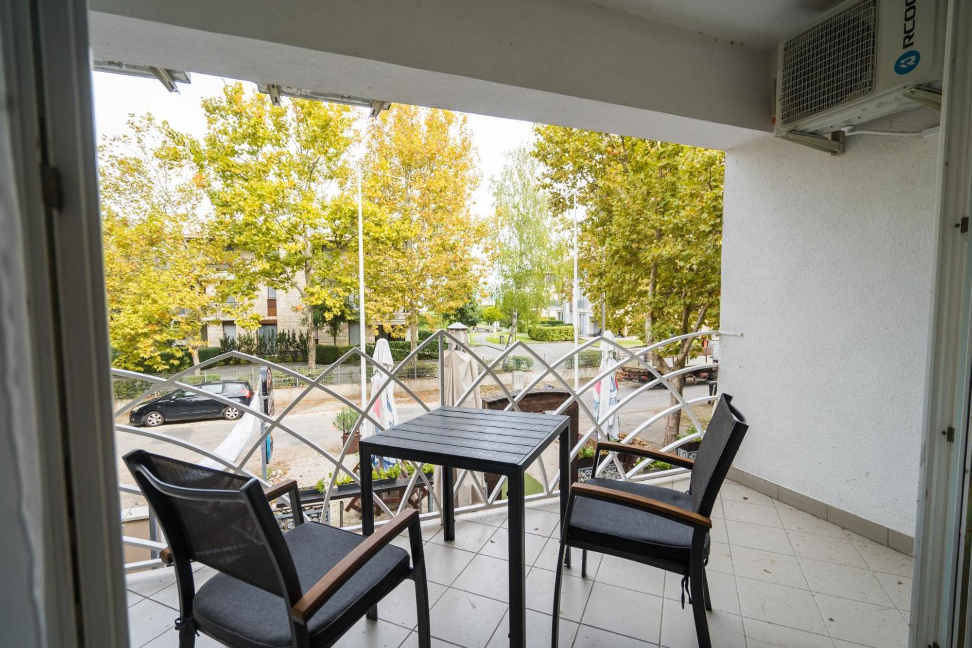 Gyorfi Apartmanhaz Zamárdi Exteriör bild