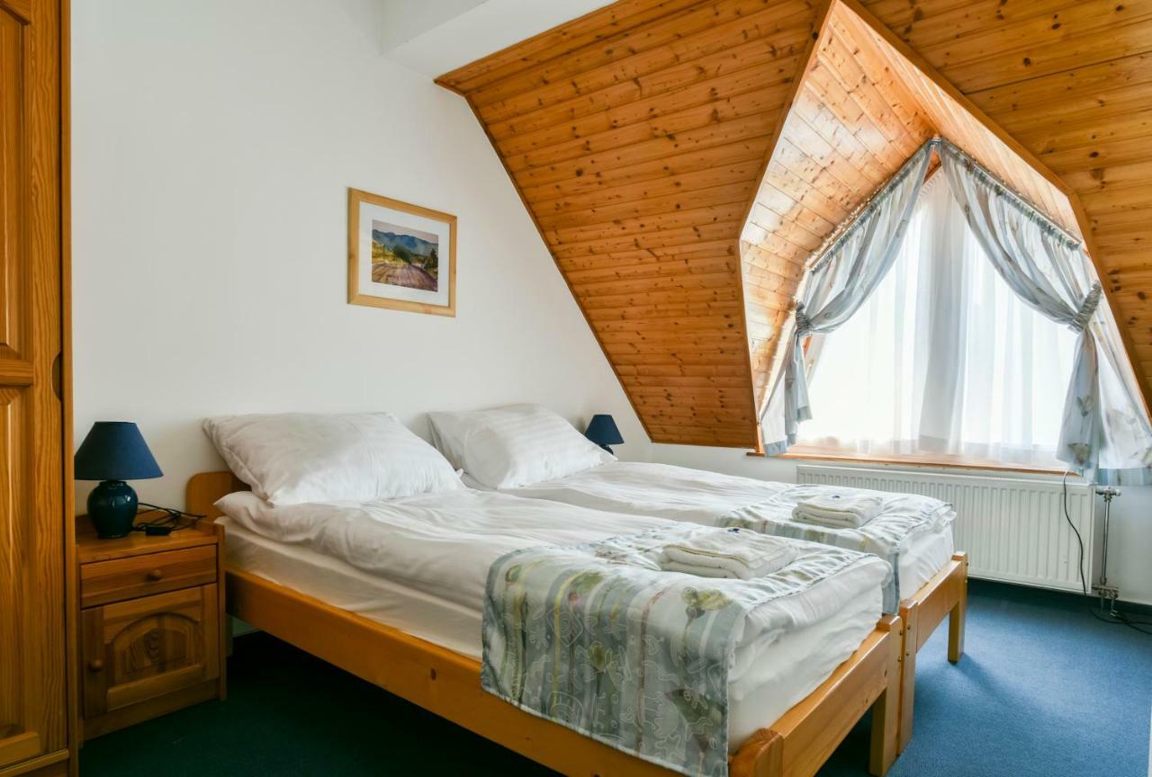 Gyorfi Apartmanhaz Zamárdi Exteriör bild